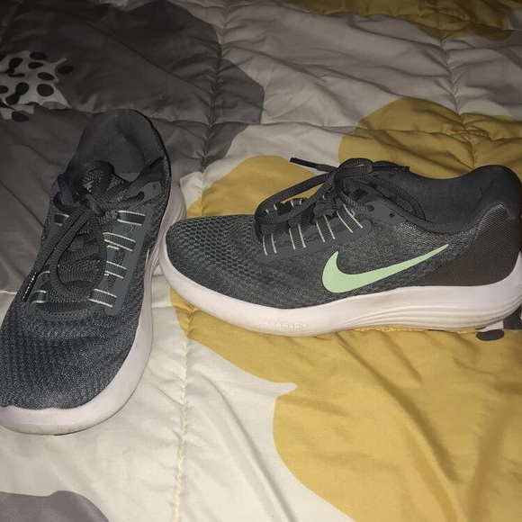 Nike Sneakers - Picture 1 of 1